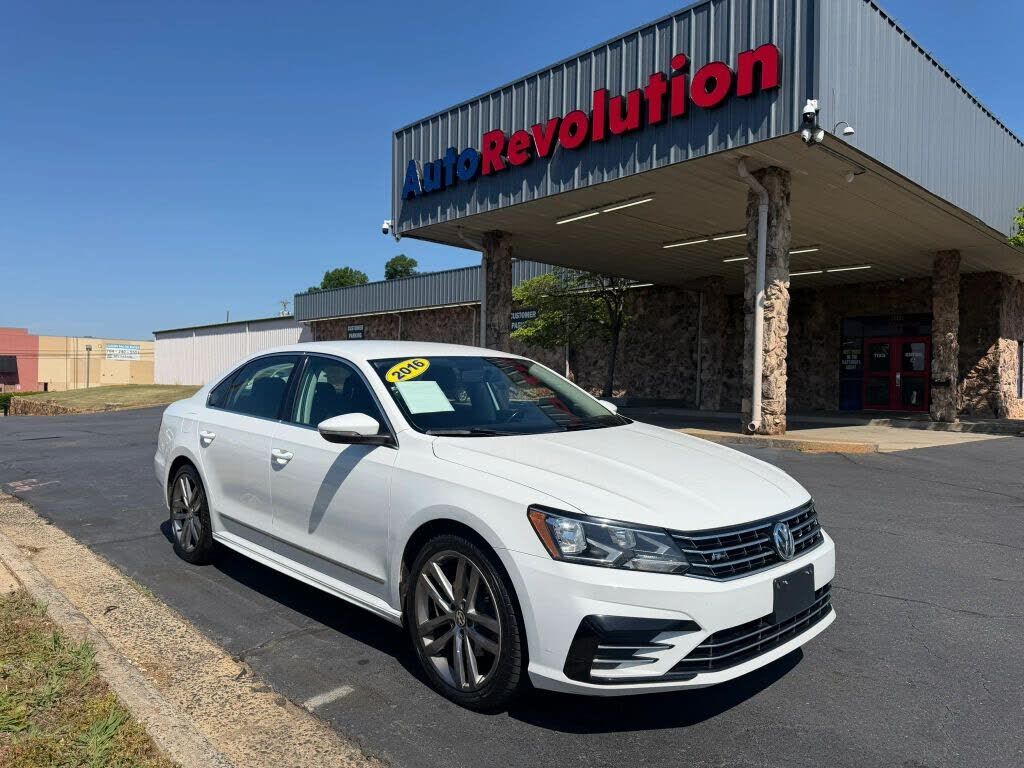 2016 VOLKSWAGEN Passat