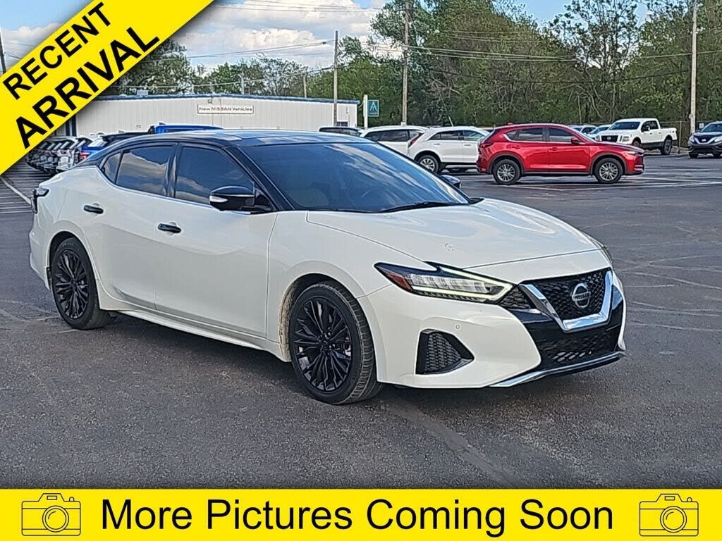 2017 NISSAN Maxima