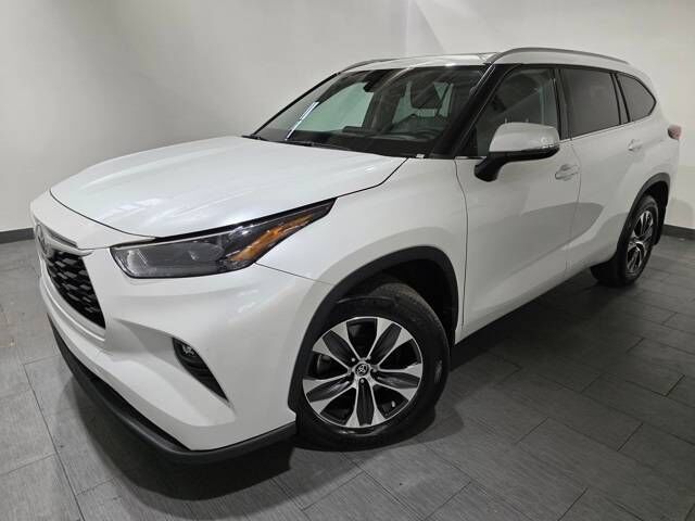 2022 TOYOTA Highlander