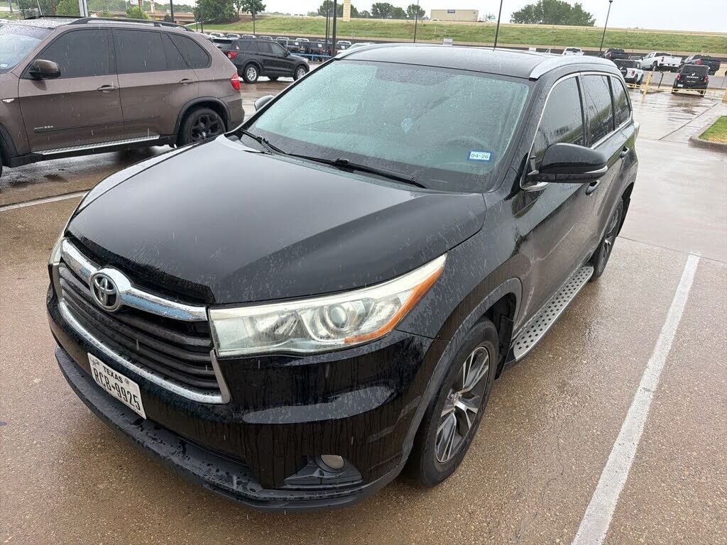 2016 TOYOTA Highlander