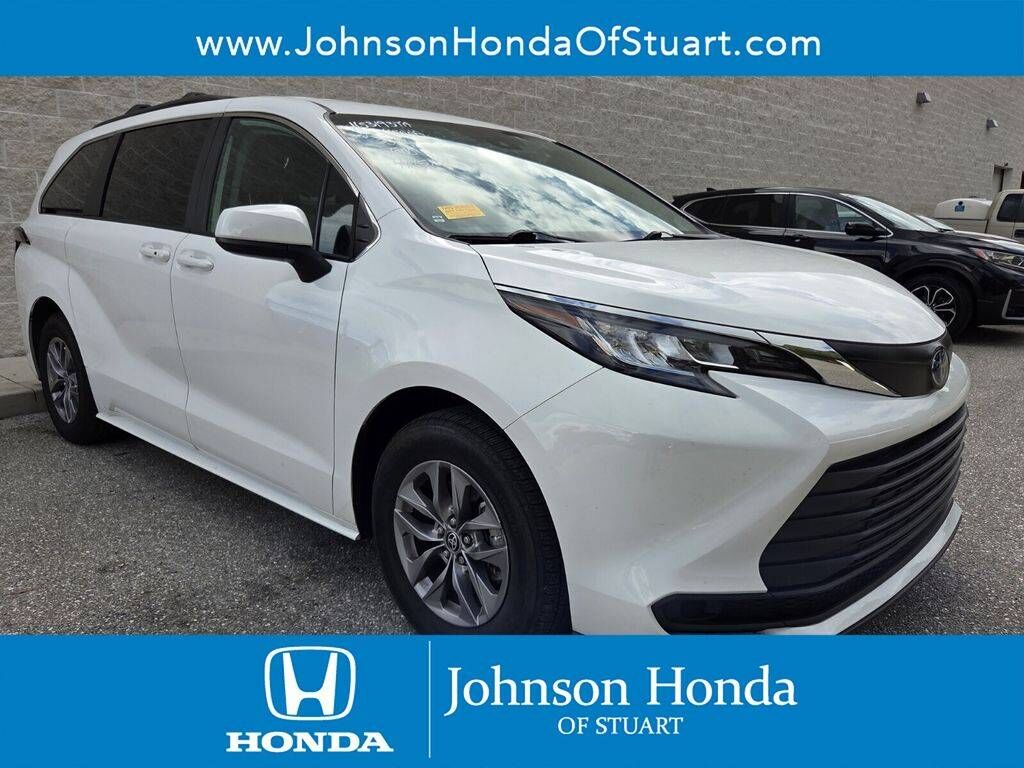 2023 TOYOTA Sienna