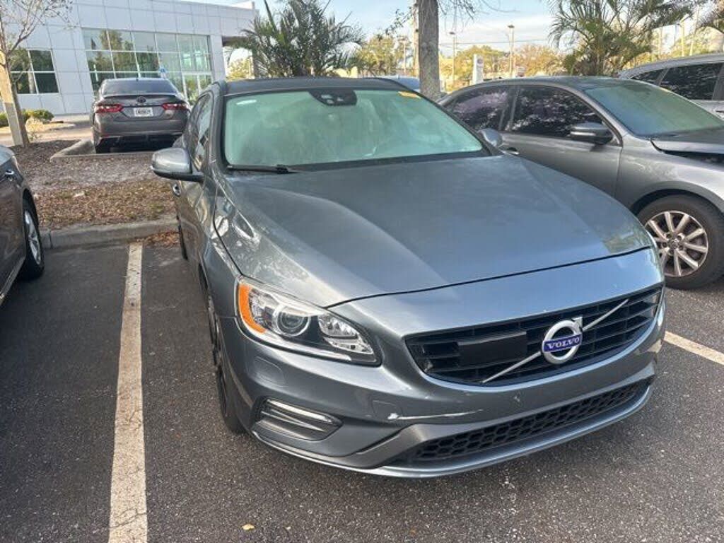 2018 VOLVO V60