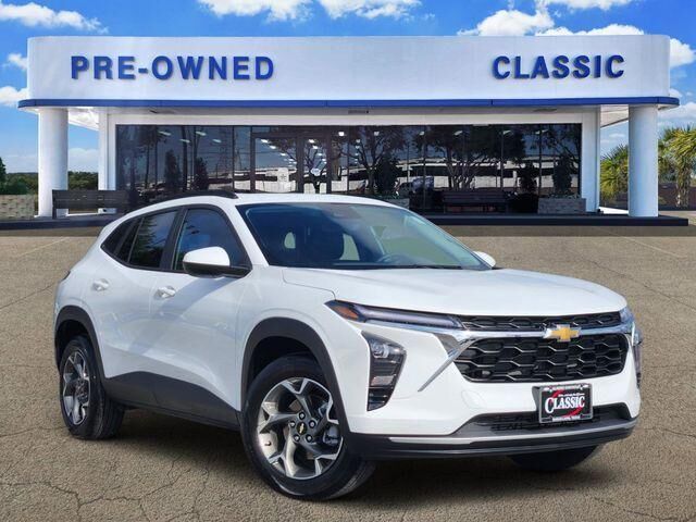 2026 CHEVROLET Trax