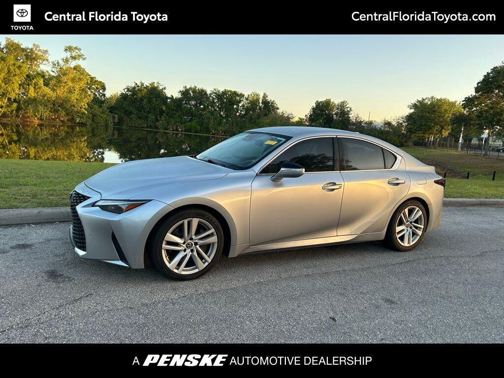 2021 LEXUS IS