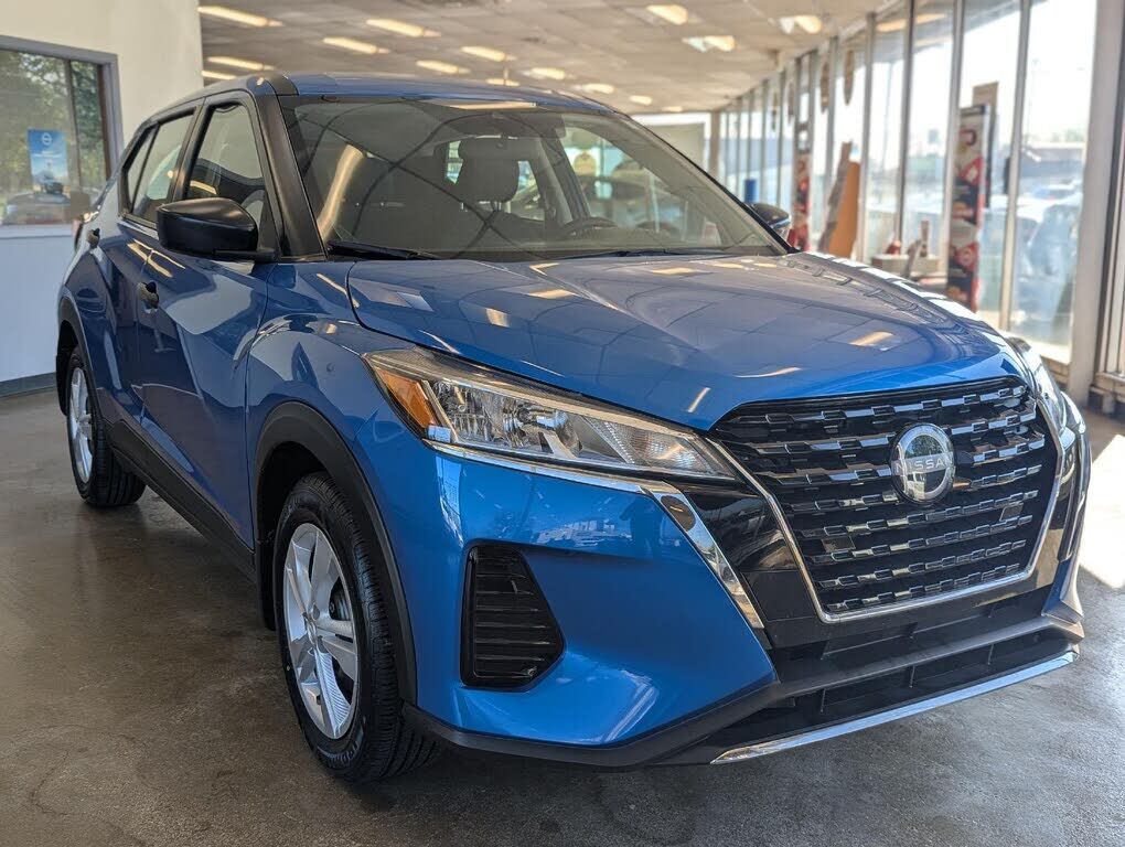 2024 NISSAN Kicks