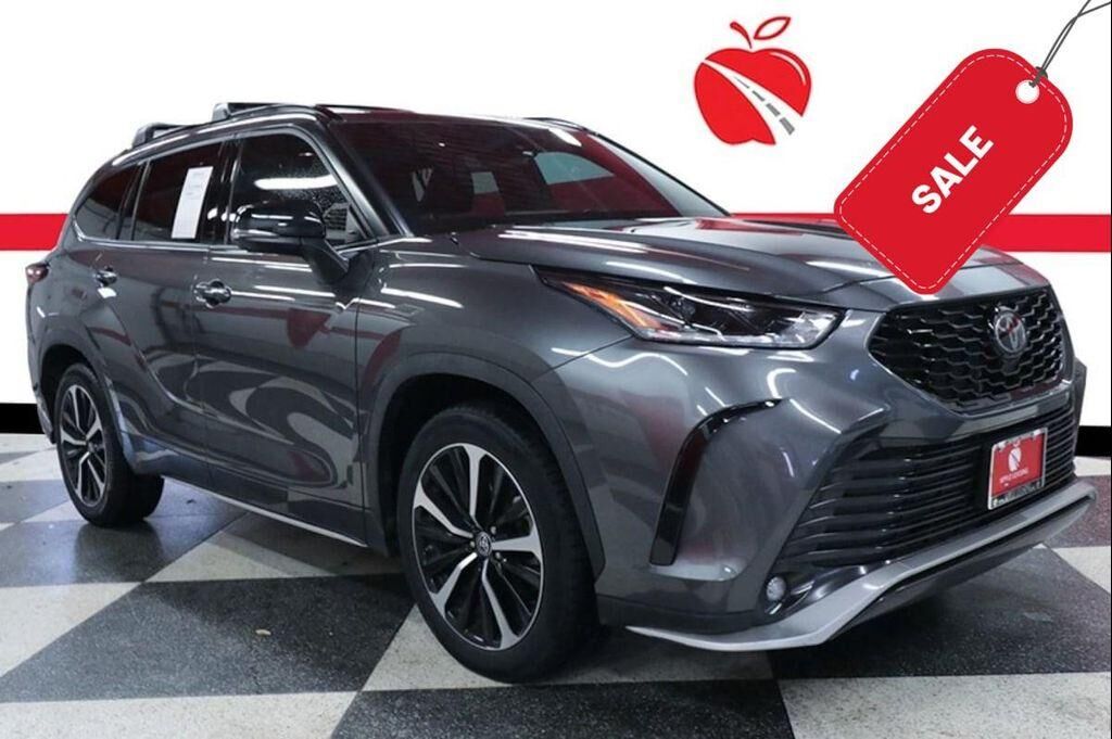 2022 TOYOTA Highlander