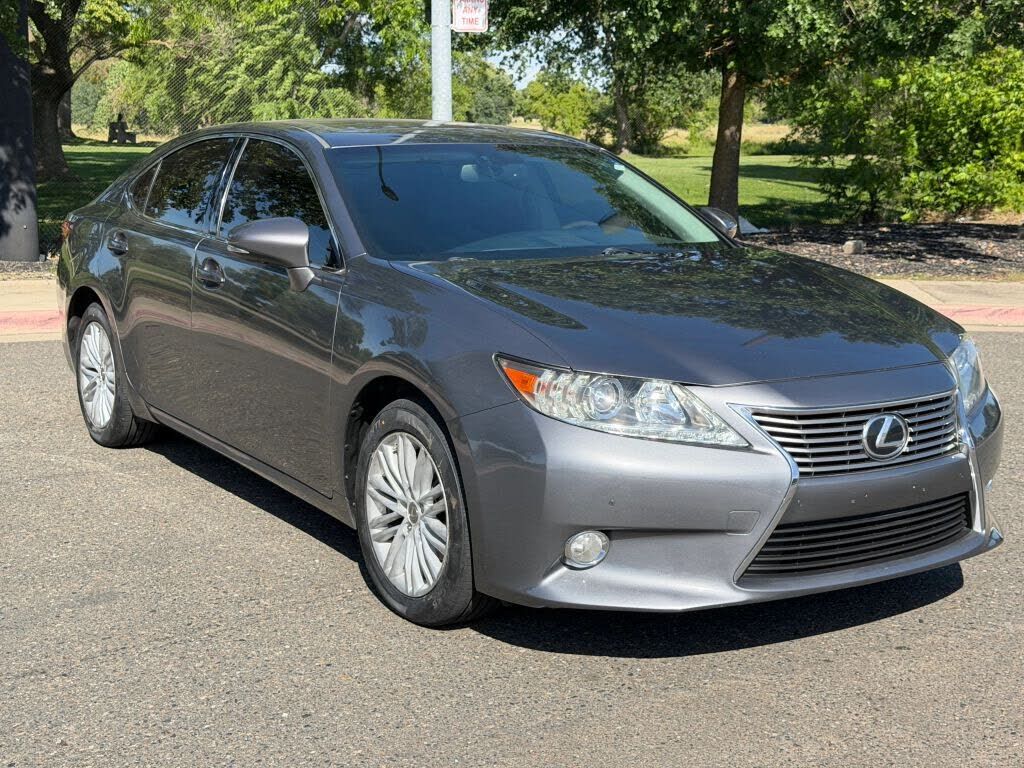 2013 LEXUS ES