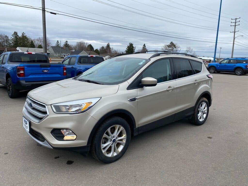 2017 FORD Escape