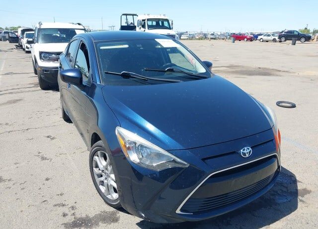 2017 TOYOTA Yaris