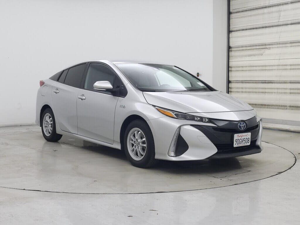 2022 TOYOTA Prius
