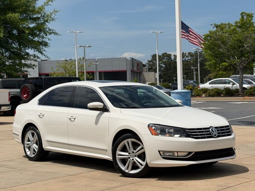 2013 VOLKSWAGEN Passat