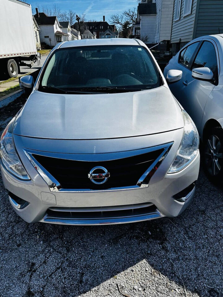 2015 NISSAN Versa