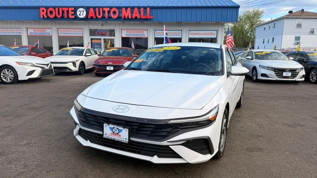 2024 HYUNDAI Elantra