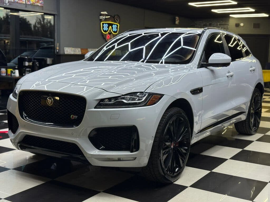 2017 JAGUAR F-Pace