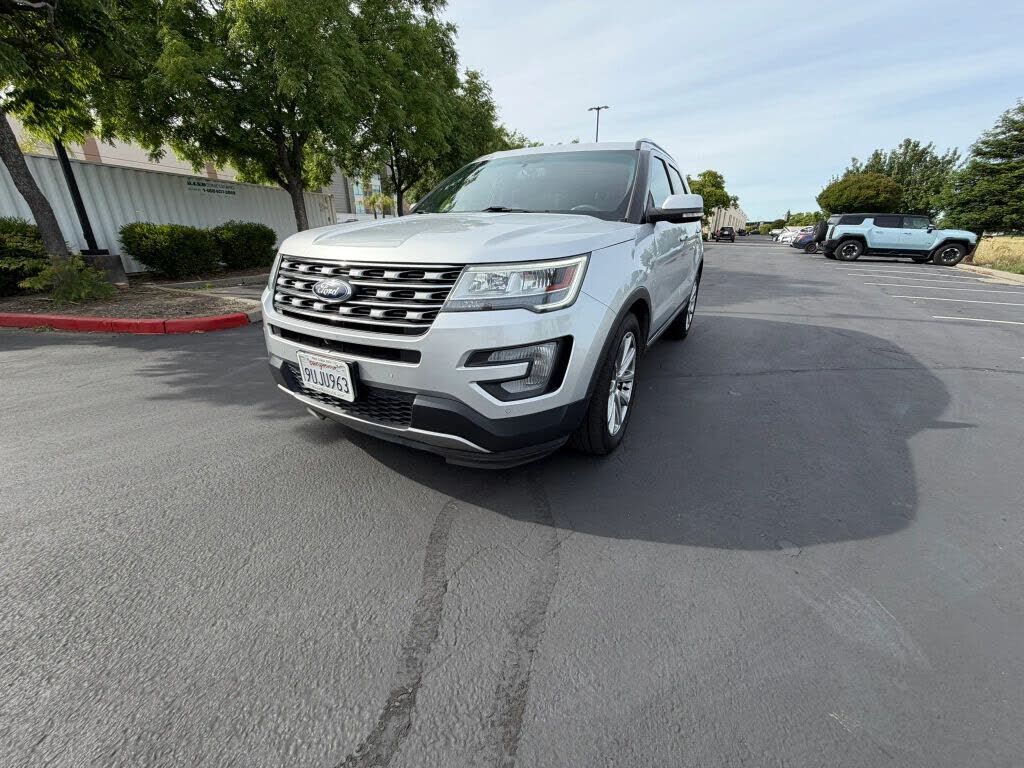 2017 FORD Explorer