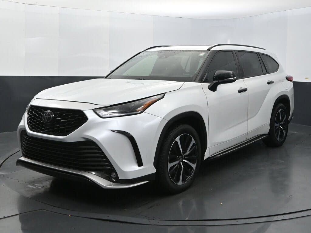 2022 TOYOTA Highlander