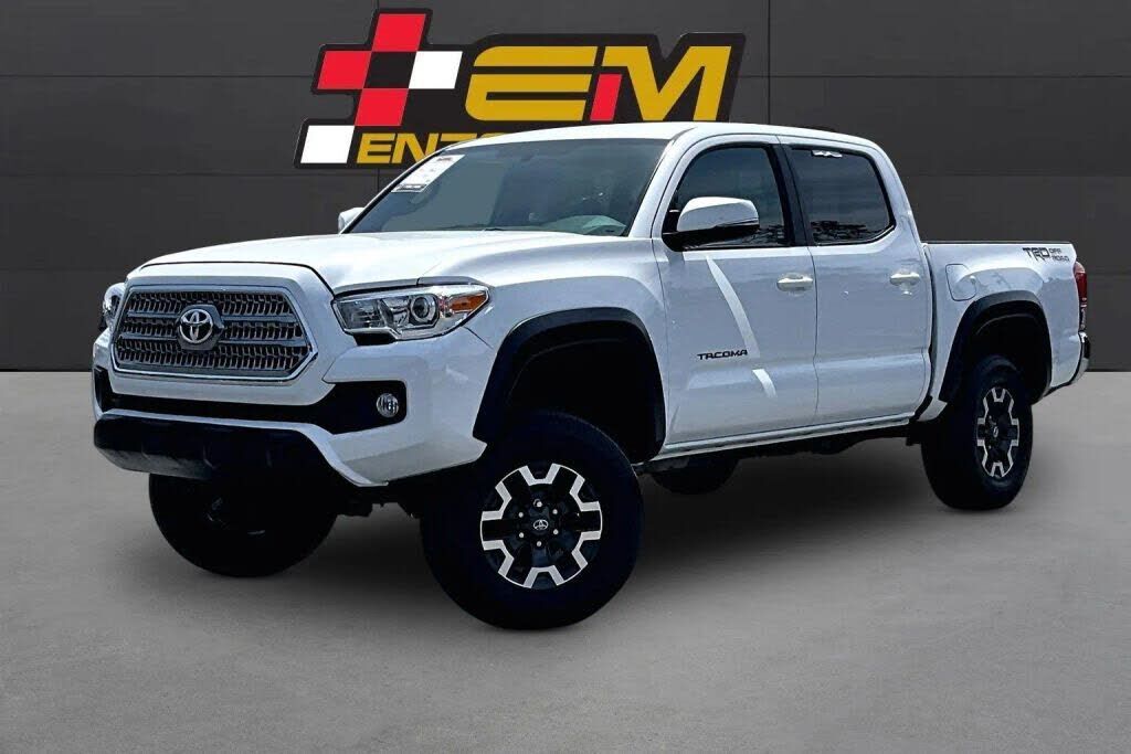 2017 TOYOTA Tacoma