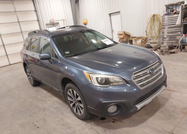 2015 SUBARU Outback