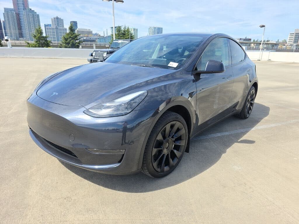 2024 TESLA Model Y