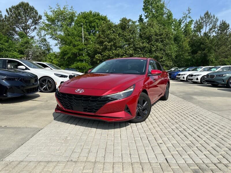 2022 HYUNDAI Elantra