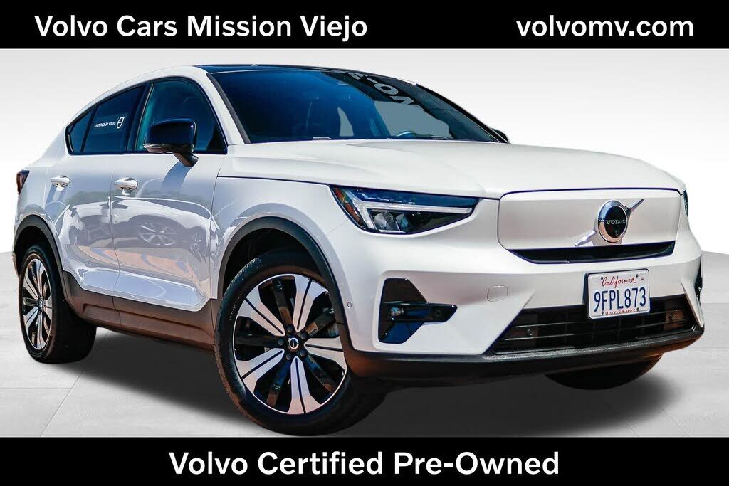 2023 VOLVO C40
