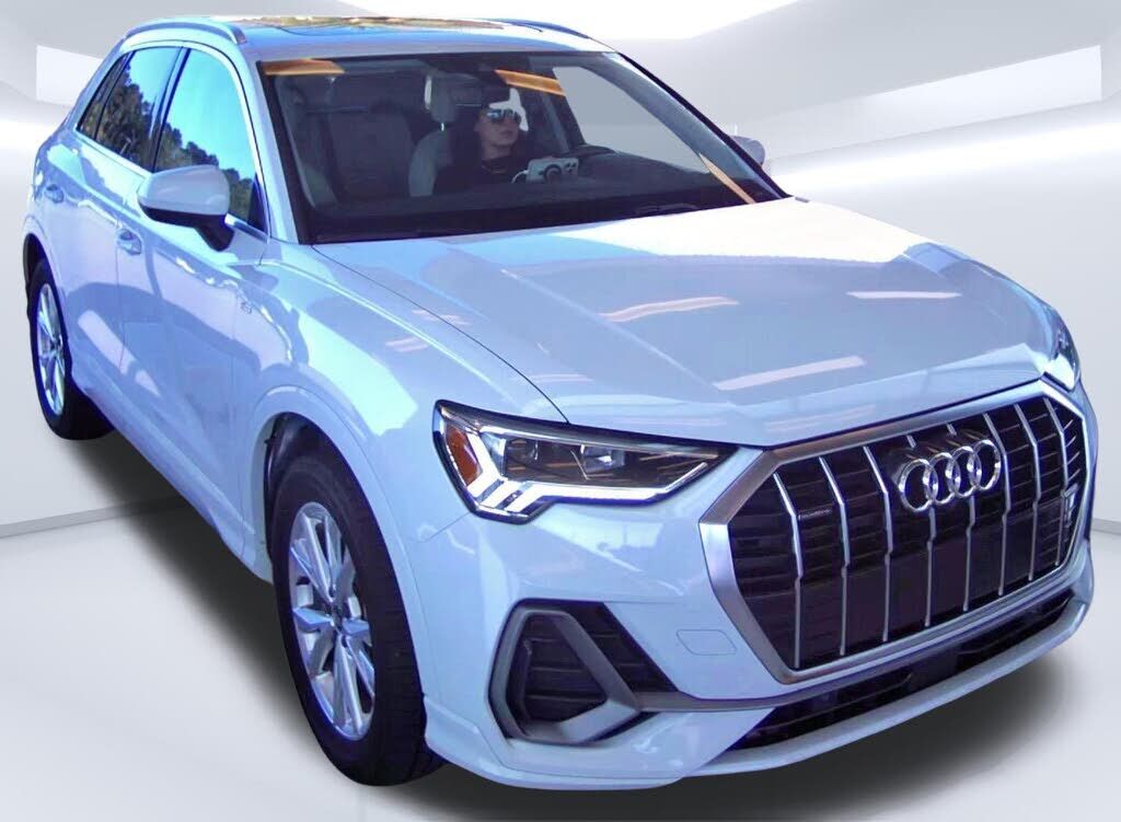 2022 AUDI Q3