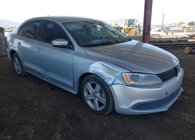 2012 VOLKSWAGEN Jetta