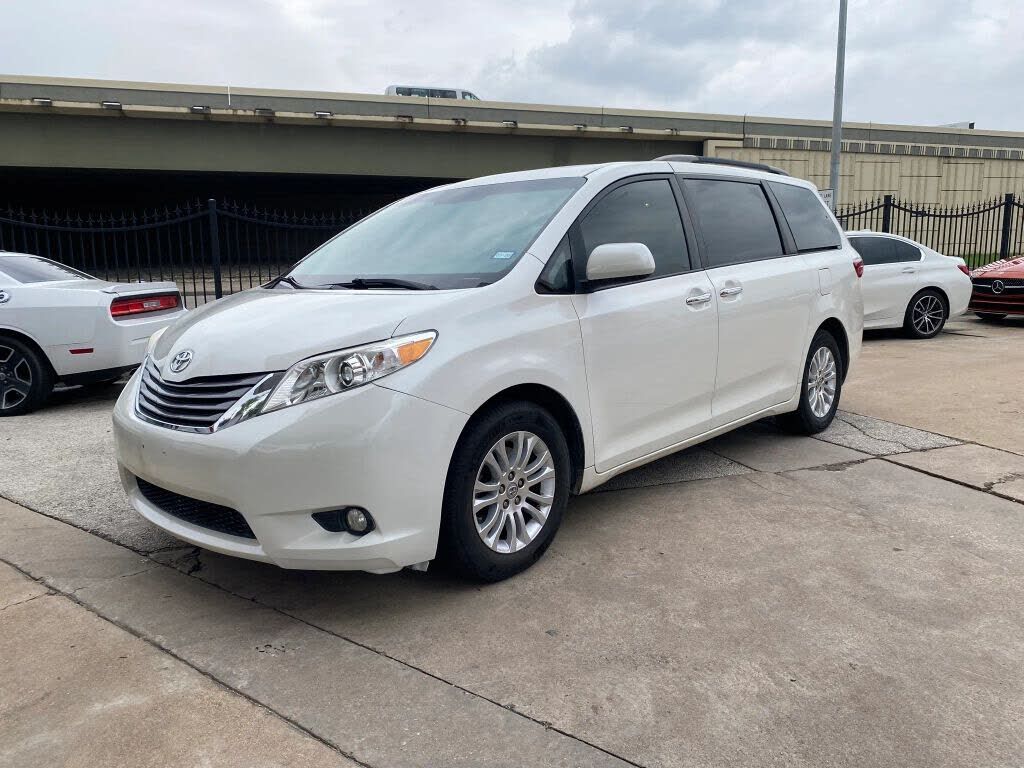 2016 VOLKSWAGEN Golf R