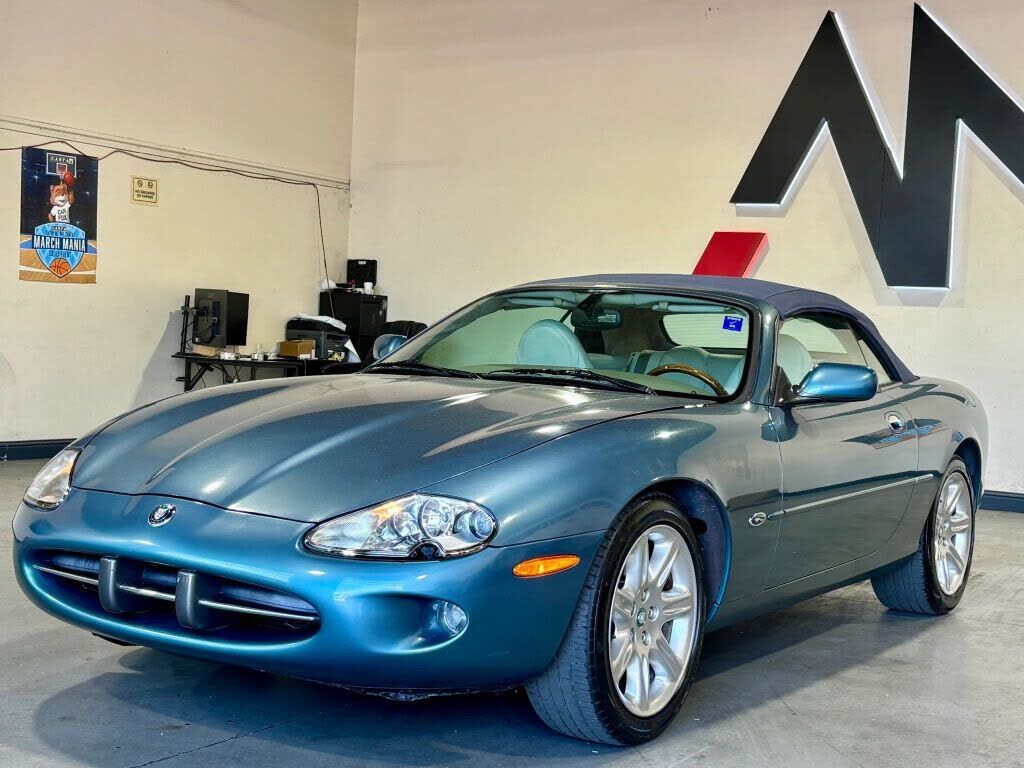 2000 JAGUAR XK8