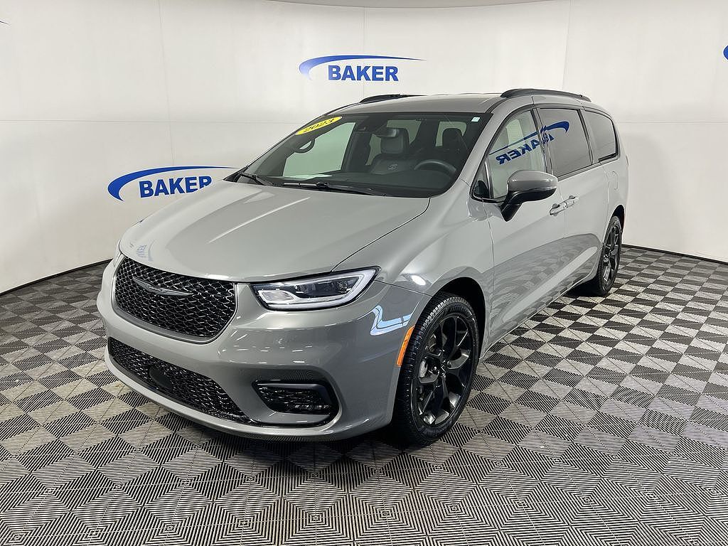 2023 CHRYSLER Pacifica