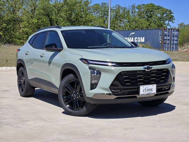 2026 CHEVROLET Trax