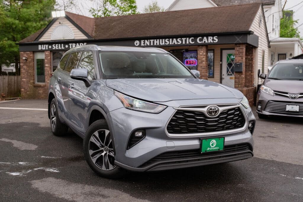 2021 TOYOTA Highlander