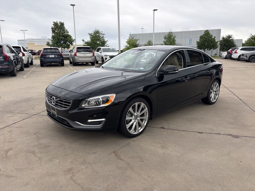 2017 VOLVO S60