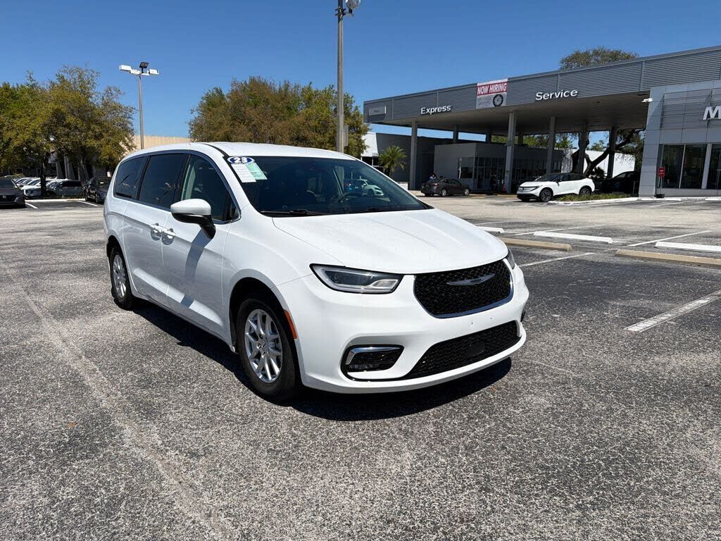 2023 CHRYSLER Pacifica