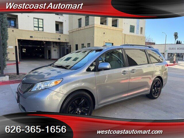 2011 TOYOTA Sienna