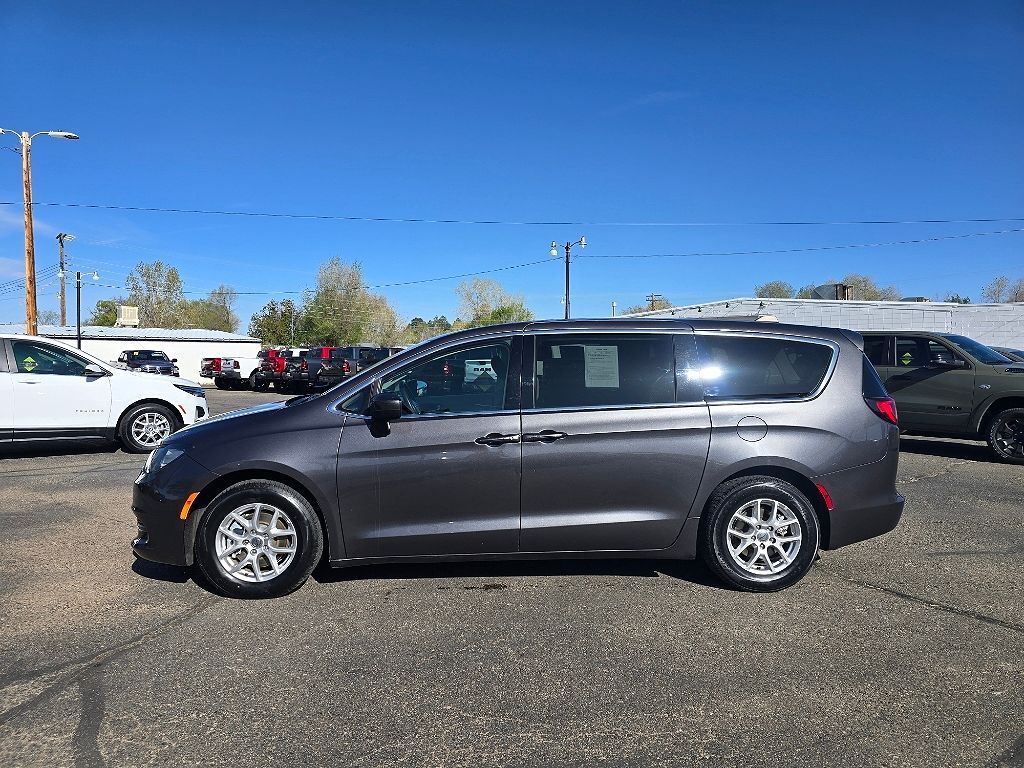 2023 CHRYSLER Voyager