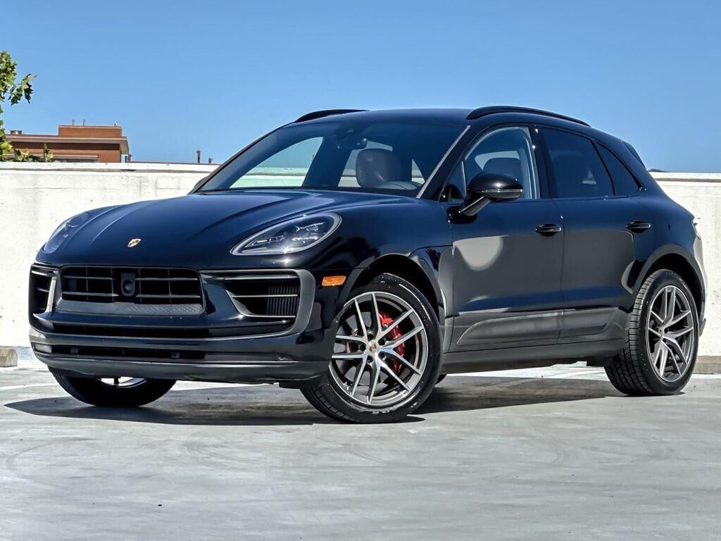 2023 PORSCHE Macan