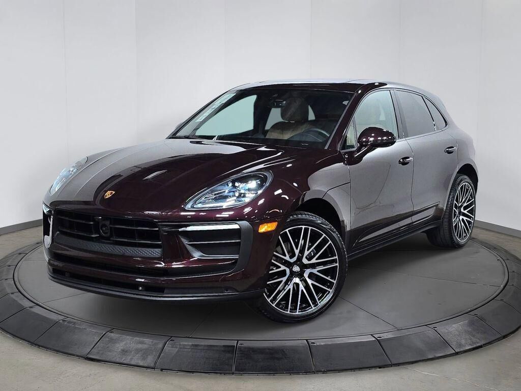 2025 PORSCHE Macan