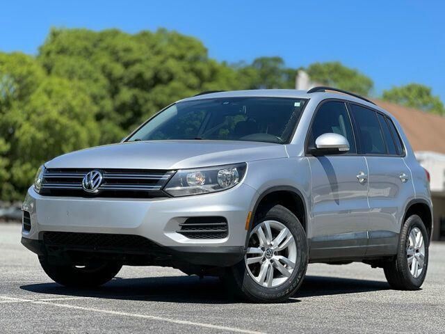 2016 VOLKSWAGEN Tiguan
