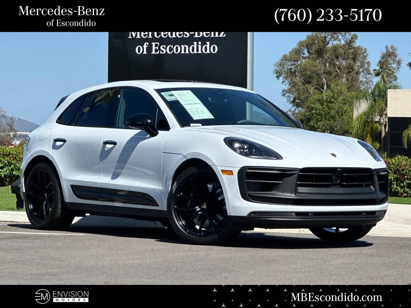 2025 PORSCHE Macan