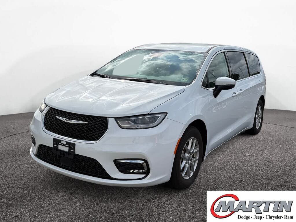 2023 CHRYSLER Pacifica