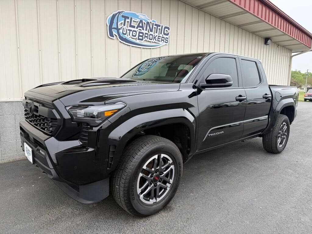 2024 TOYOTA Tacoma