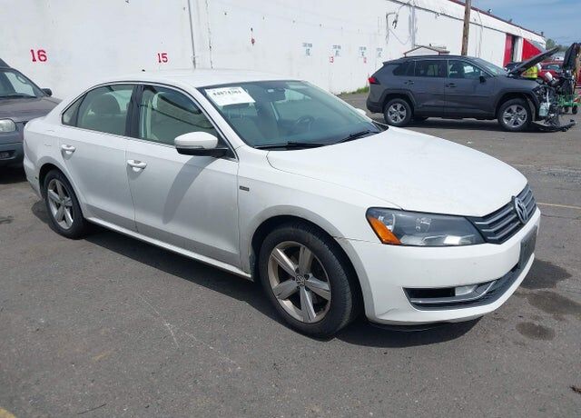 2015 VOLKSWAGEN Passat