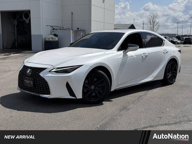 2022 LEXUS IS