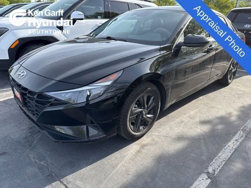 2022 HYUNDAI Elantra