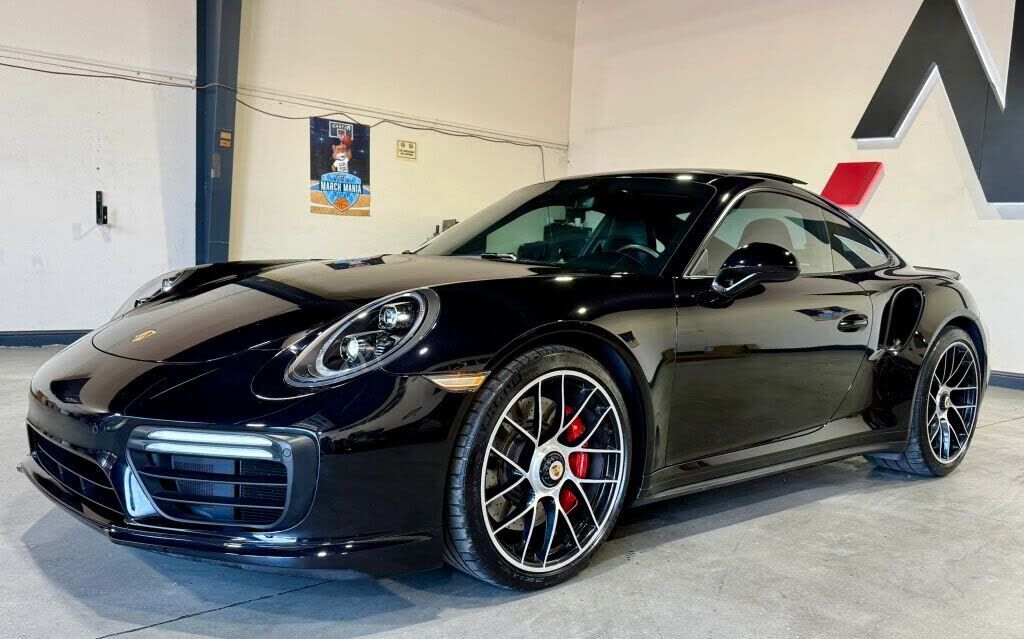 2019 PORSCHE 911