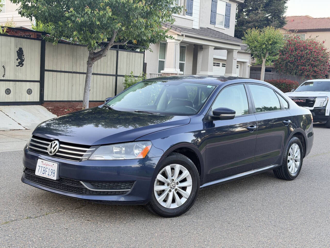 2014 VOLKSWAGEN Passat
