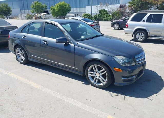 2013 MERCEDES-BENZ C-Class