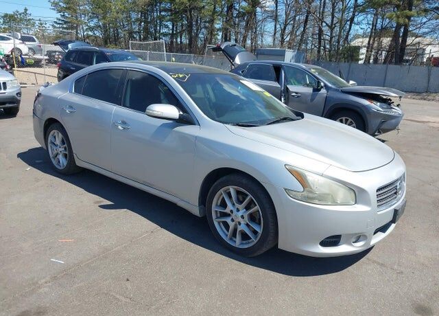 2011 NISSAN Maxima