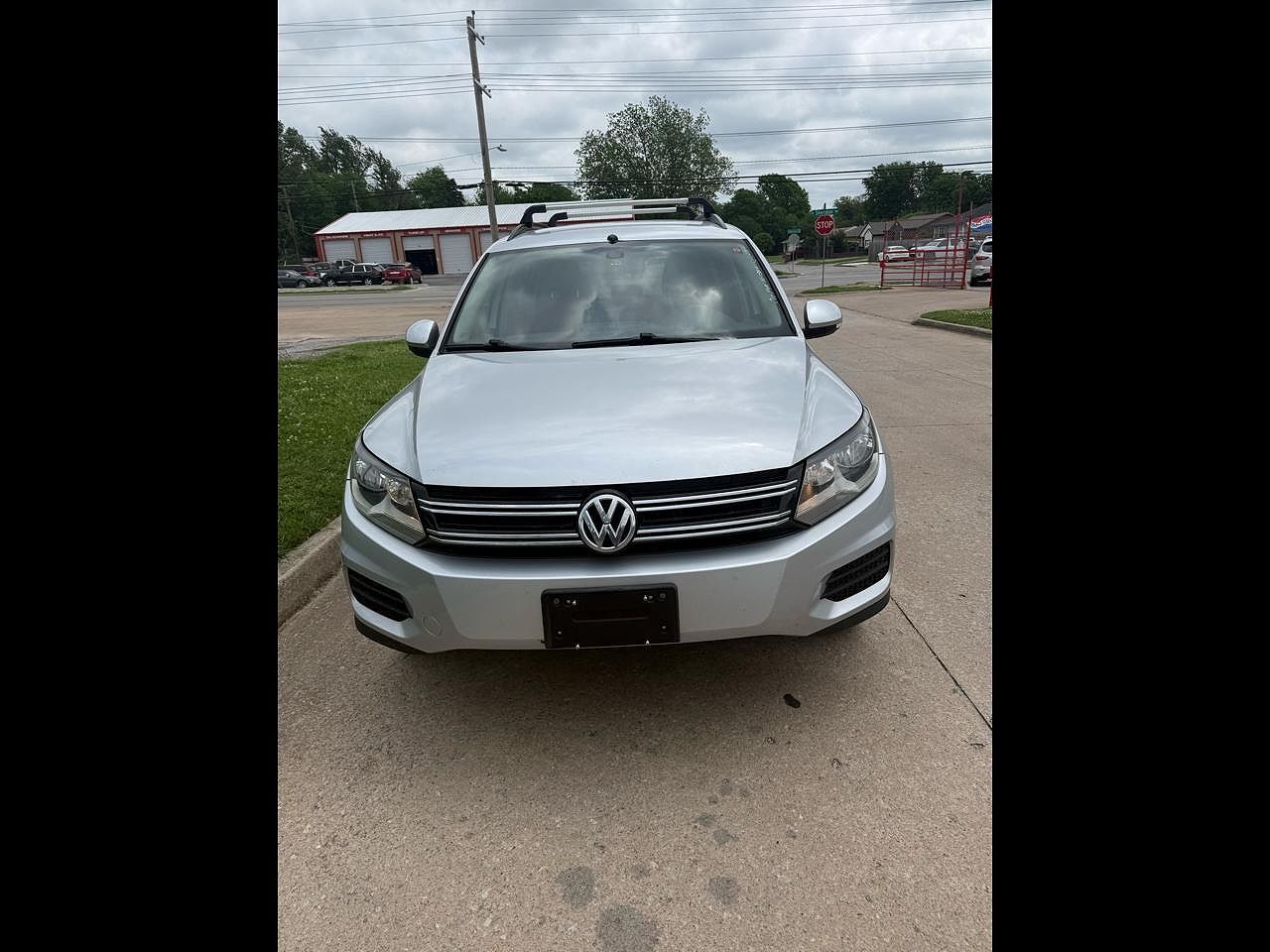 2016 VOLKSWAGEN Tiguan